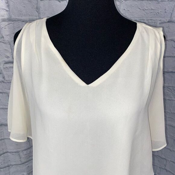 Esley cold shoulder v-cut tank w/sheer triangle cut outer layer white sz S - Picture 11 of 13